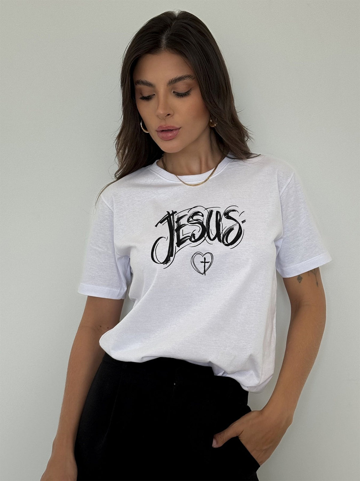 T-shirt Feminina Branca Coração Jesus