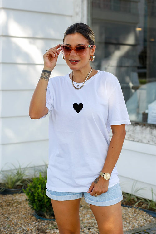 Blusa Feminina Oversized Branca Coração, Design Versátil para Todas as Ocasiões — 2
