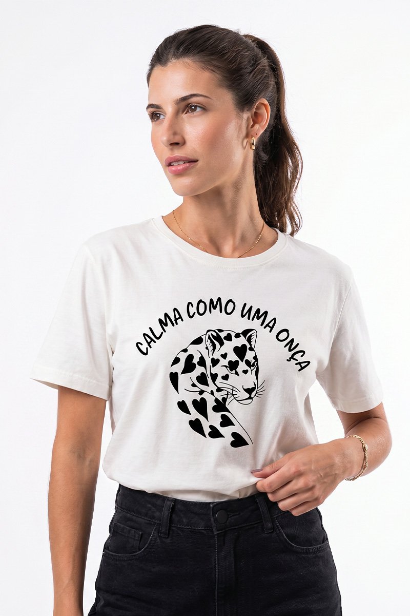 T-shirt Feminina Off Calma Como Uma Onça