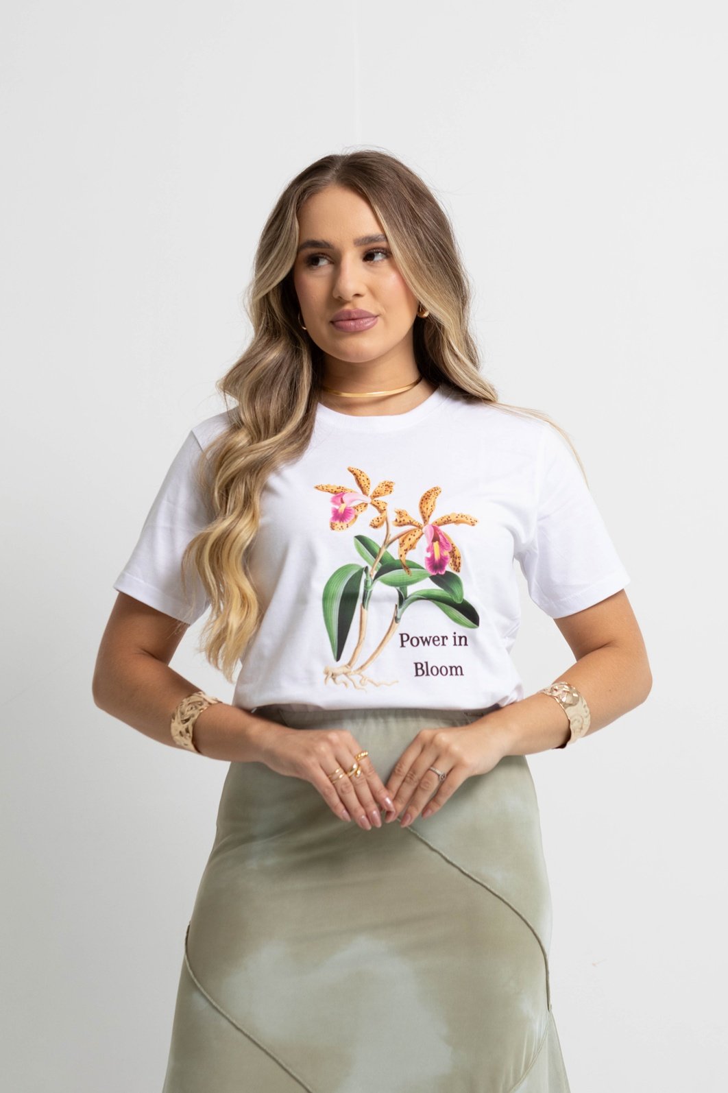 T-shirt Feminina Branca Orquídea Power In Bloom