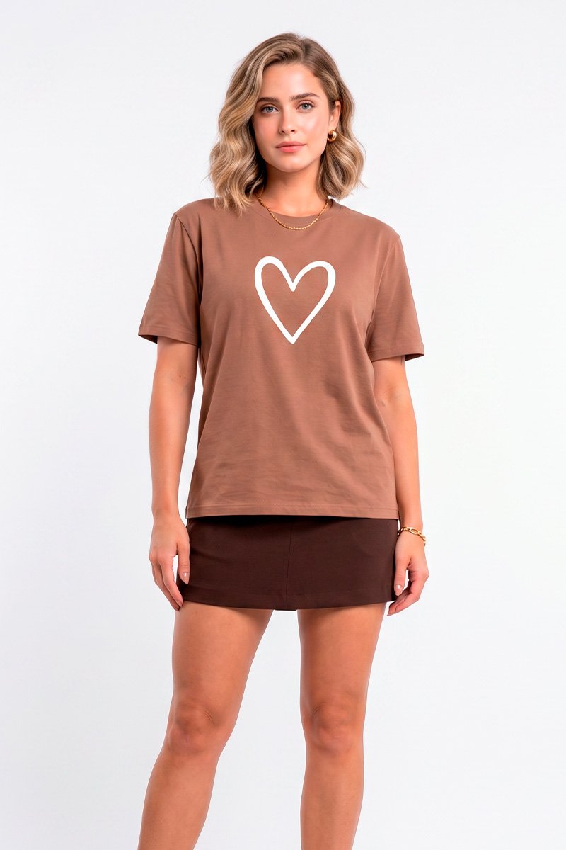 T-shirt Feminina Marrom Claro Coração Branco