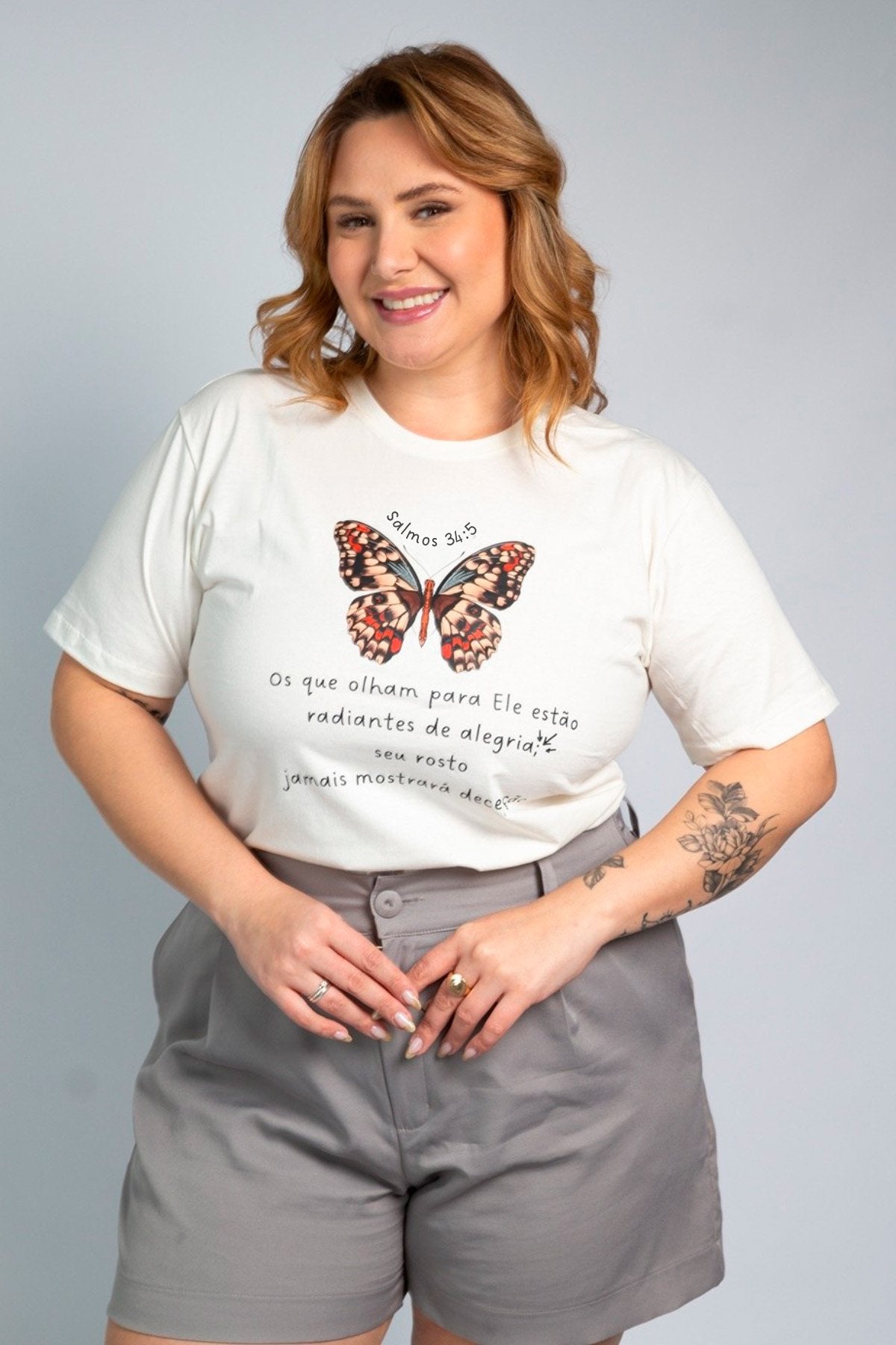 T-shirt Feminina Off Borboleta Salmos 34:5