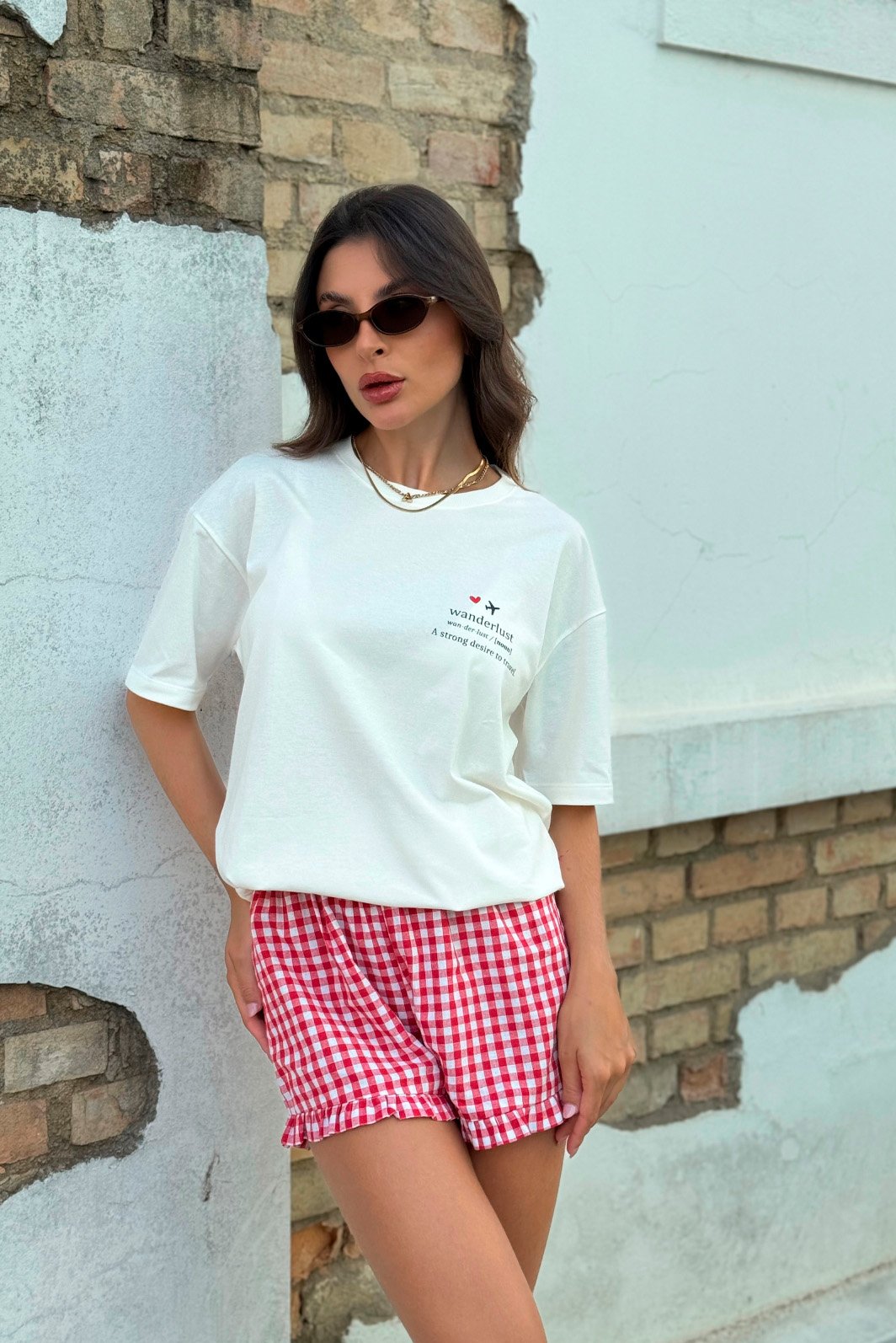 Blusa Feminina Oversized Off  Globo Wanderlust, Design Versátil para Todas as Ocasiões