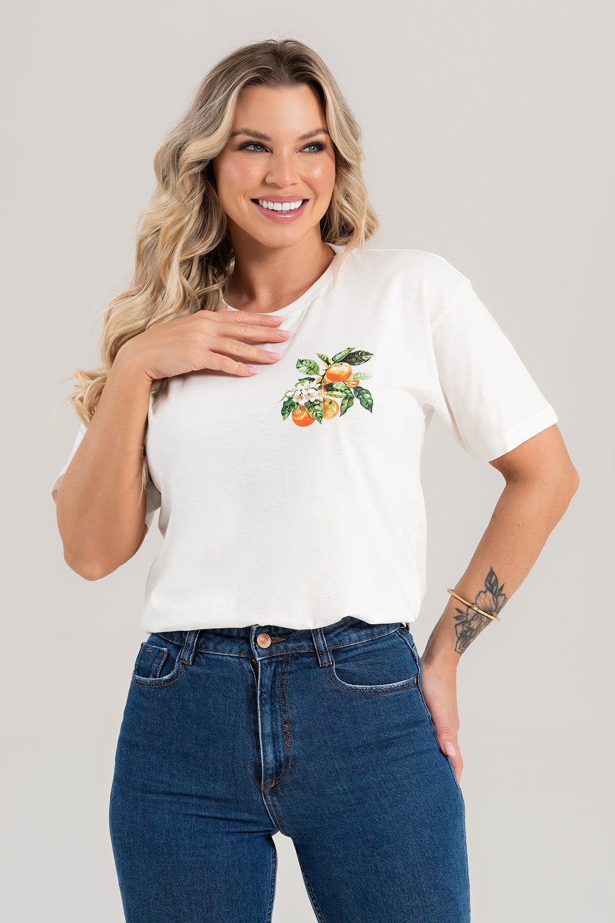 Blusa Feminina Oversized Off Orange Paradise, Design Versátil para Todas as Ocasiões