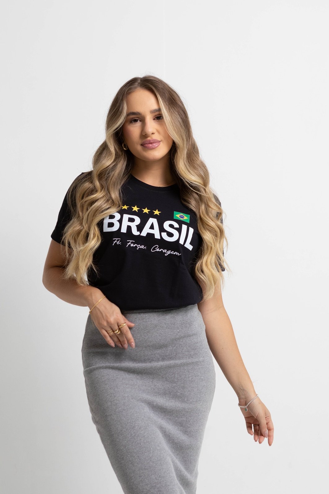 T-shirt Feminina Preta Brasil Fé Força Coragem