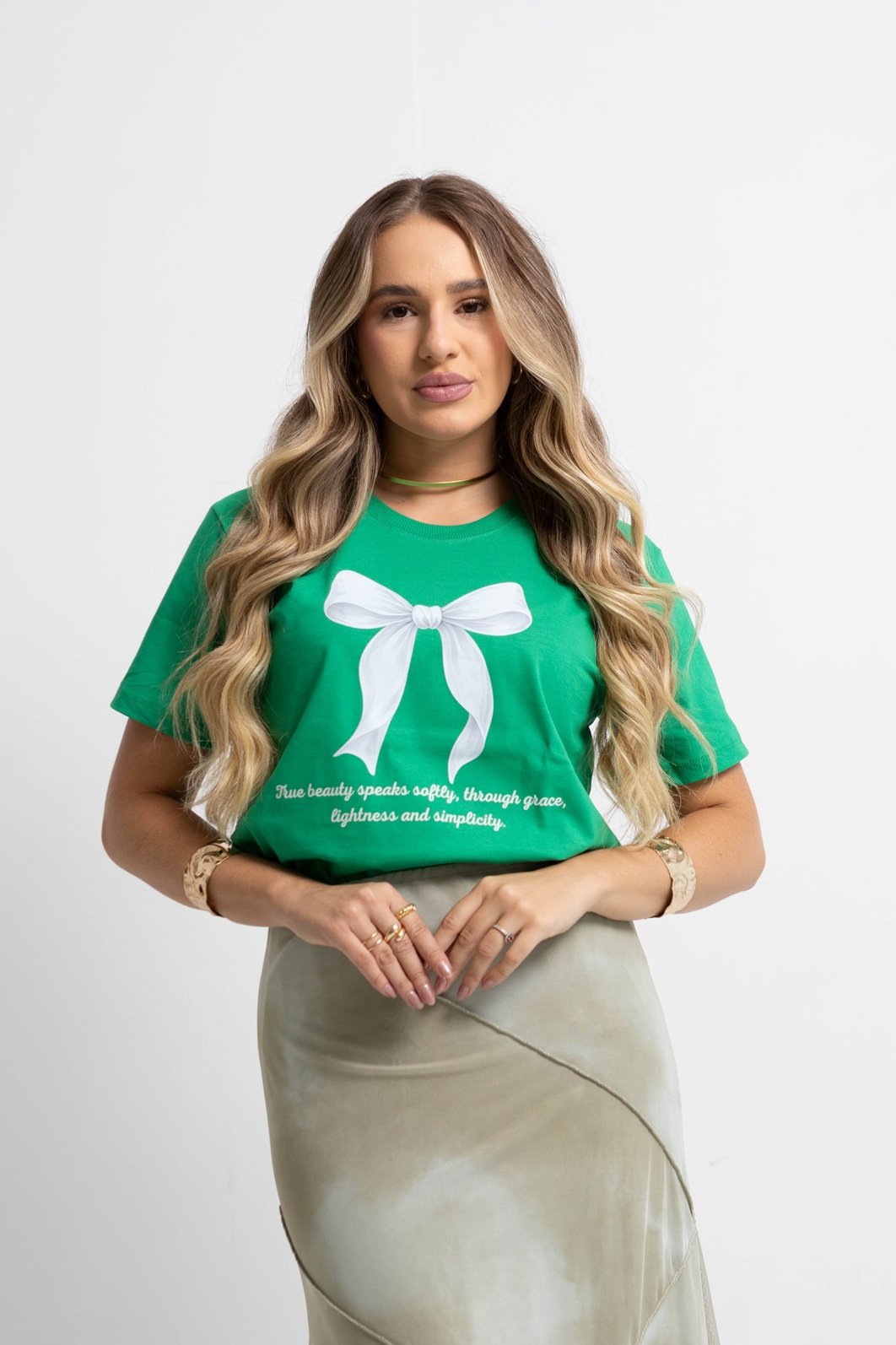 T-shirt Feminina Verde Bandeira Laço Branco