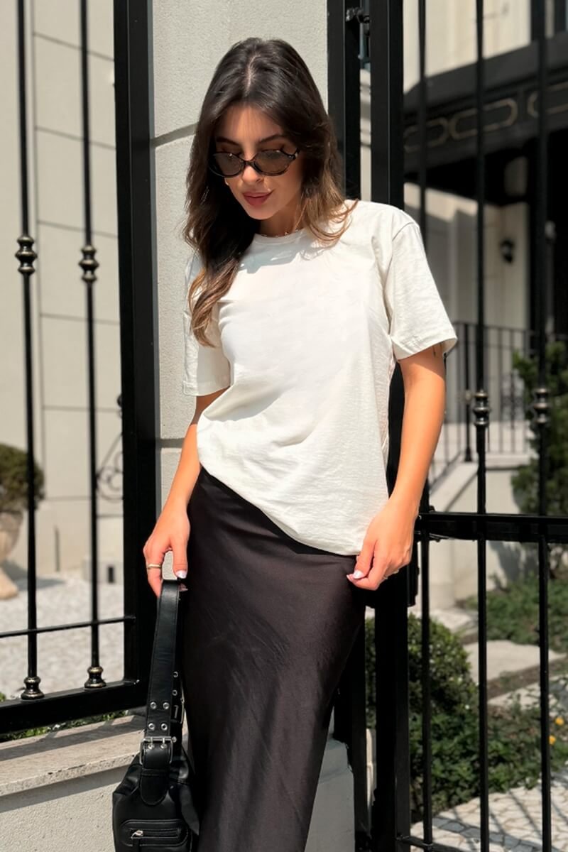 Blusa Feminina Oversized Off Lisa, Estilo Atemporal com Toque Sofisticado