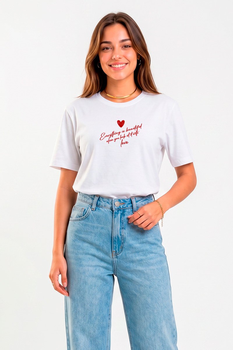T-shirt Feminina Branca Everything Is Beautiful